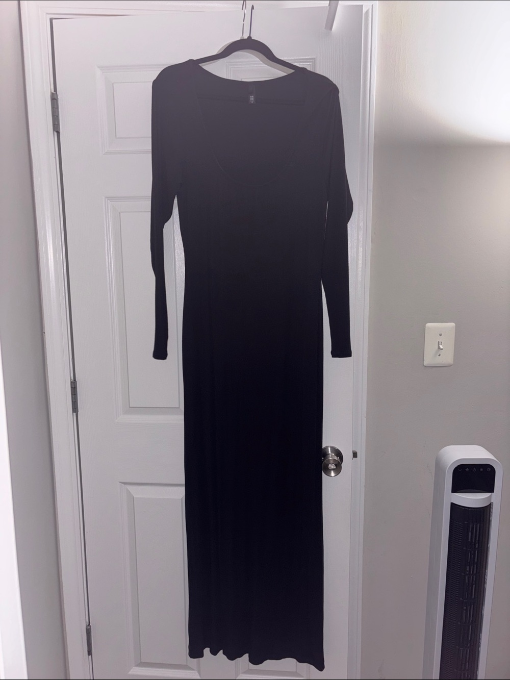 SKIMS Long Sleeve Maxi Dress with Scoop Neck - like new